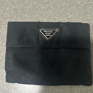 Vintage Prada ladies wallet. Used but in good condition. No rips or tears.